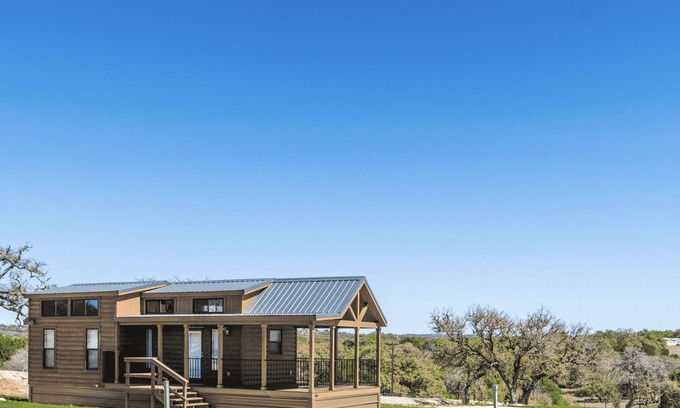 Fredericksburg Cottage | The Wandering Hound - #08
