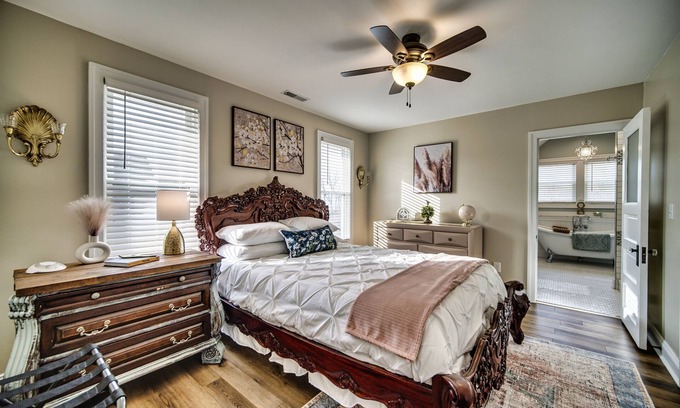 Huron House | Discover The Wanderlust Retreat: 3BR Lake Getaway Awaits