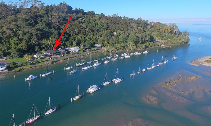 Arkles Bay Apartment | The Waterfront on Wade - Luxury 2 bedroom apartment on the Weiti River Estuary