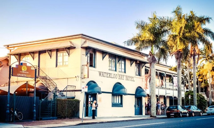 Wynnum Hotel | Comfortable Stay at The Waterloo Bay Hotel with Family Amenities