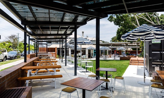 Wynnum Hotel | Discover The Waterloo Bay Hotel with Family-Friendly Amenities