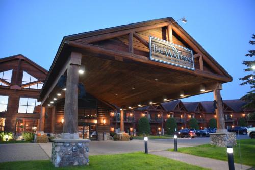 Minocqua Hotel | Discover The Waters of Minocqua: Pet-Friendly Getaway