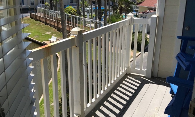 Corpus Christi Apartment | Serene Waterviews Condo: Steps from the Beach & Amazing Amenities