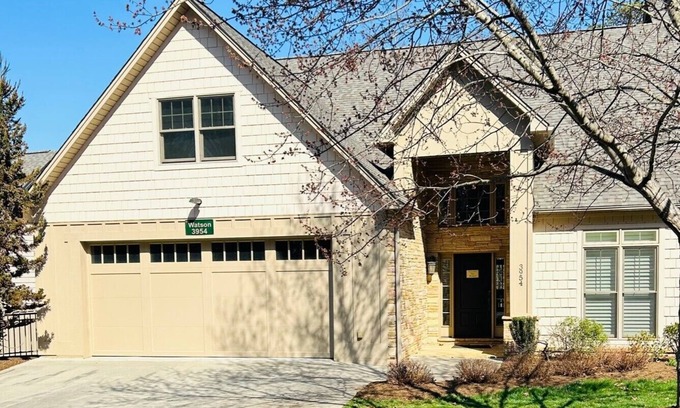 Conover House | Indulge in The Watson Townhome at Rock Barn Country Club