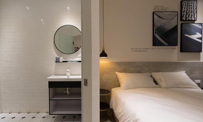 South District Hotel | Welcoming The Way Inn: Family-Friendly with Great Amenities