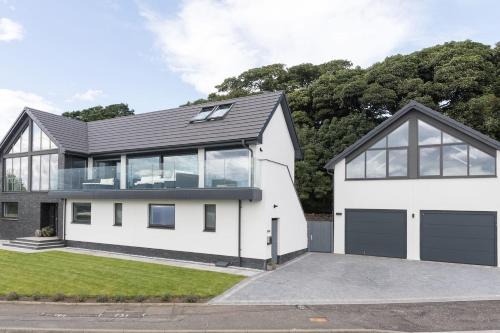 St. Davids Apartment | Experience The Wee Glasshouse with Breathtaking Bay Views