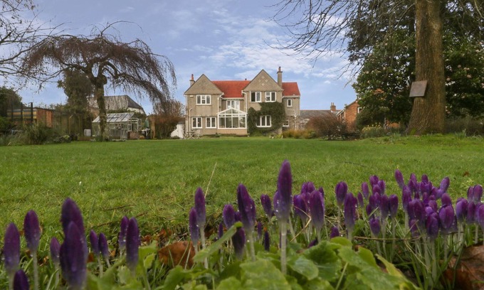Bournemouth Cottage | THE WELL HOUSE, pet friendly, luxury holiday cottage in Bournemouth