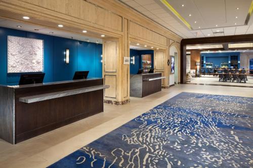 The Galleria Hotel | Indulge at The Westin Oaks Houston: Pet Friendly & Poolside