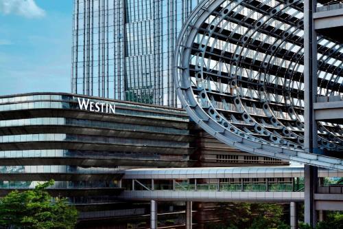 Haizhu Hotel | Premier Stay at The Westin Pazhou with Pool & Dining Options