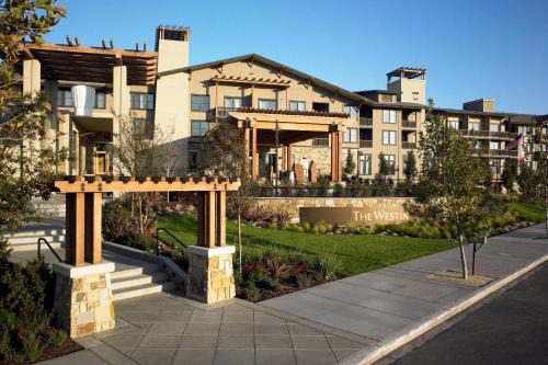 Downtown Napa Hotel | Relax at The Westin Verasa Napa: Pet Friendly & Oceanfront