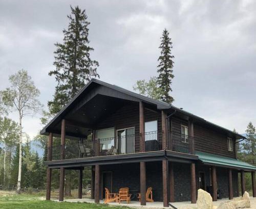 Valemount Villa | Family-Friendly Retreat at The Westview Cabin, 4-Star Stay