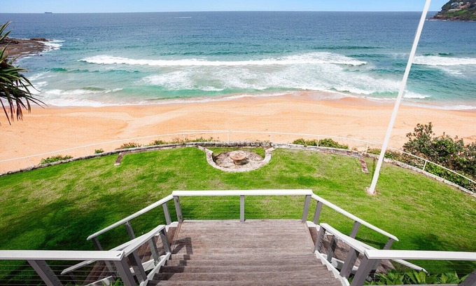 Whale Beach House | Explore The Whale Beach House: Ocean Views & Pool Access