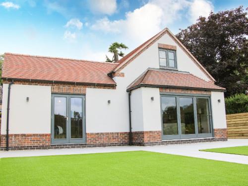 Much Wenlock House | Exceptional Stay at The Wheatlands - Child Friendly Retreat