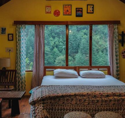 Gushaini House | Relax at The Whispering Woods in Tirthan Valley, Pet Friendly