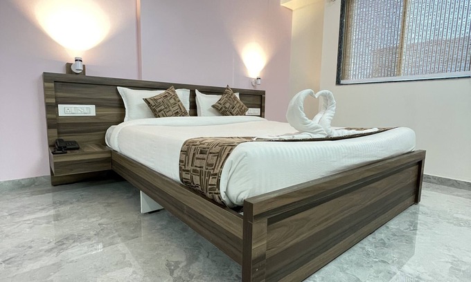 Pune Hotel | Discover The White Castle: Pet-Friendly Stays Await