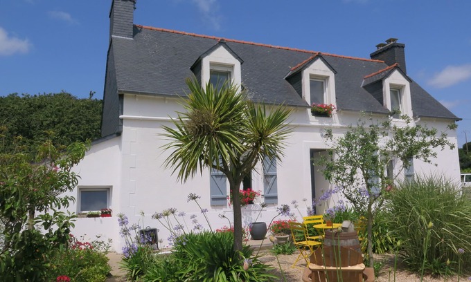Yvias House | Experience Ocean View Bliss at Maison de Pêcheur