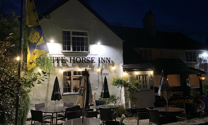 Pulverbatch Bed & Breakfast | Top-Rated Dining and Family Fun at The White Horse Inn