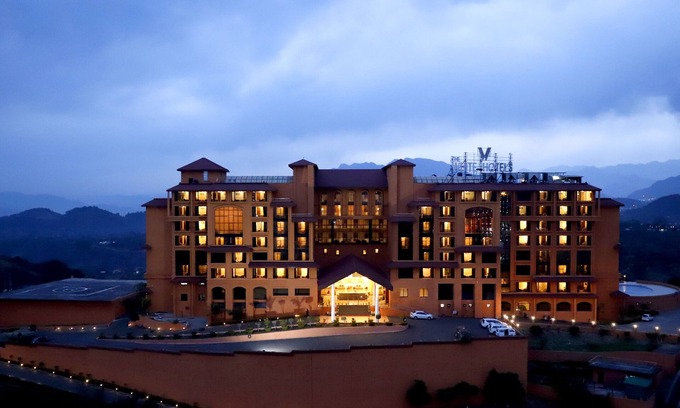 Katra Hotel | Experience The White Hotel Katra: 4-Star Excellence Awaits