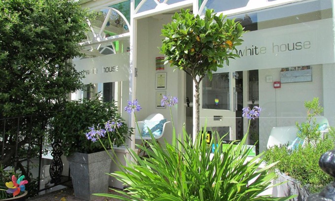 Kemptown House | Welcoming The White House: Family-Friendly & Accessible Stay