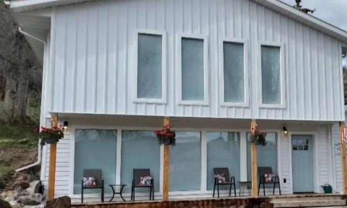 Inkom House | Experience The White House Hub: Pet-Friendly & Family-Ready