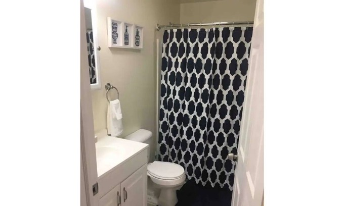 Niskayuna Apartment | The White House is just right for you