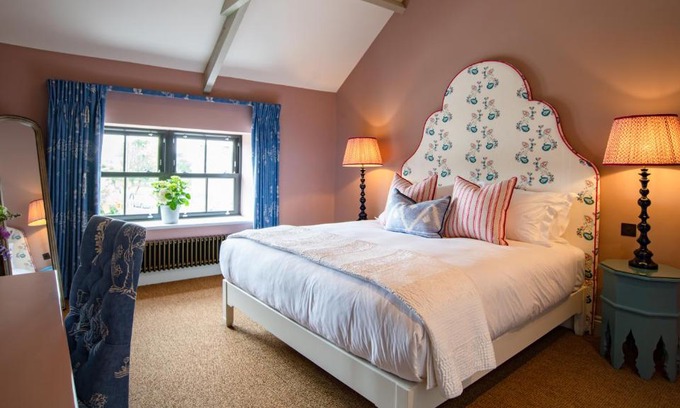 Cowbridge Hotel | Discover The White Lion Cowbridge: Family-Friendly Stay