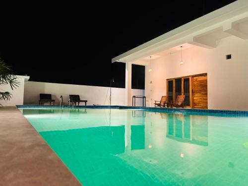 Pottuvil Division 2 Hotel | The White Pillow Hotel Arugam Bay