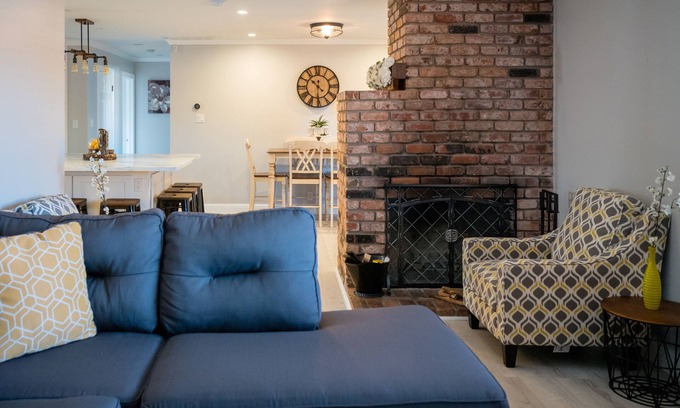 Fremont House | Top-Rated White Rose Ranch & Annex with Spa and Breakfast