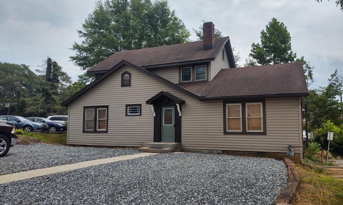 Brevard House | Discover The White Squirrels Townhouse - Steps from Main St.