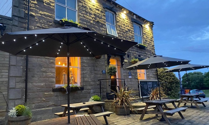 Yeadon House | Inviting Stay at The White Swan with Family-Friendly Amenities