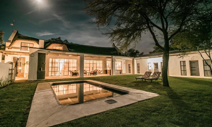 Graaff-Reinet Bed & Breakfast | Discover The Whyte House: 4-Star Stay with Pool & Breakfast