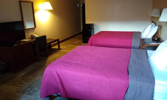 Enterprise Hotel | Pet-Friendly Wilderness Inn: Family Fun Awaits You
