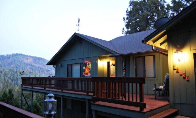 Twain Harte Cabin | Exceptional Wilderness Lodge in Twain Harte – Pet Friendly!