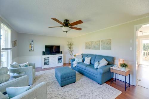 Harkers Island House | Guest Rated: The Willowberry House with Deck & Hot Tub
