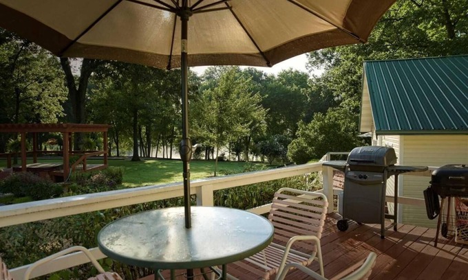 Norfork Cabin | "The Wilson Cabin" Cozy Accommodation on the River