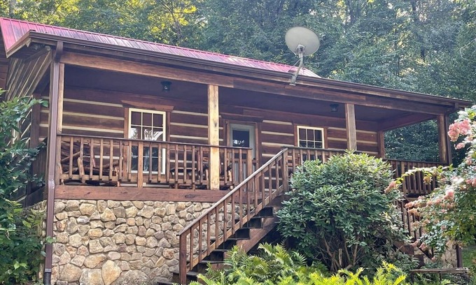 Joppa Cabin | Pet-Friendly Escape at The Wilson @ Lazy G - Rated 9.8