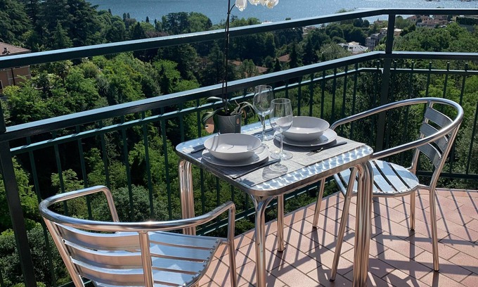 Como House | Tranquil Retreat Overlooking Lake Como with Spa & Hot Tub