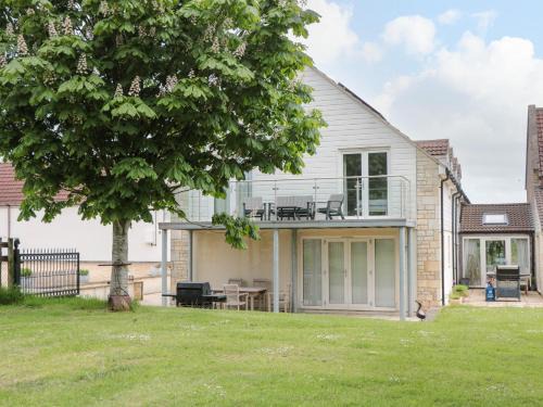 Bruton House | Family-Friendly Retreat at The Winning Post Hotel