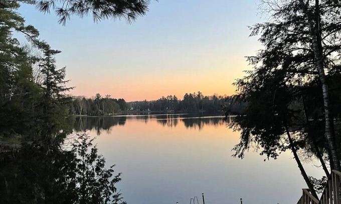 L'Amable Cottage | Experience The Wolf’s Den: Pet-Friendly & Family Approved