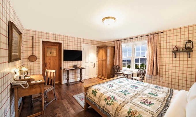 Shiel Bridge Bed & Breakfast | Cozy Retreat with Vintage Charm and Spa Amenities Await