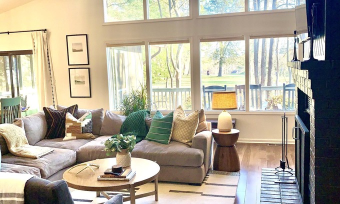 The Woods House | Cozy Retreat at The Woods Golf and Spa Resort - 10/10 Rating