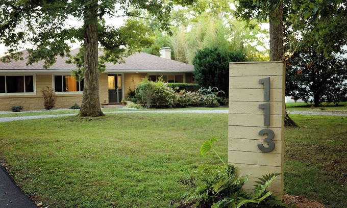 Berea House | The Woods - Hot Tub - Dog-Friendly - Near Town & Trails -3 bedrooms - 2 baths
