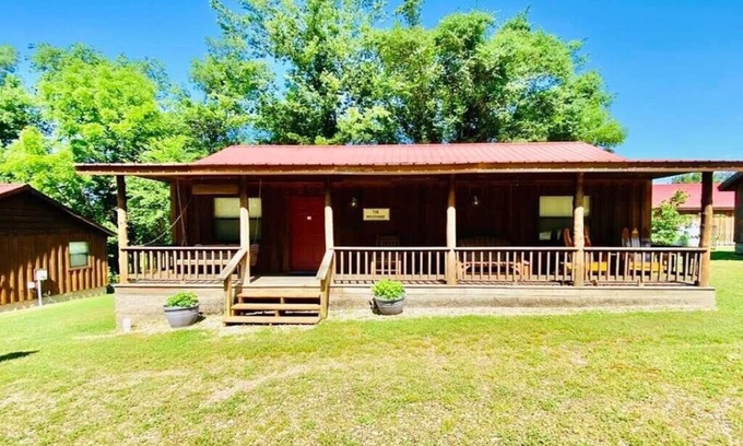 Mountain View House | Cozy Woodshed Cabin #304 - Guest Rated 9.4 with Kitchen