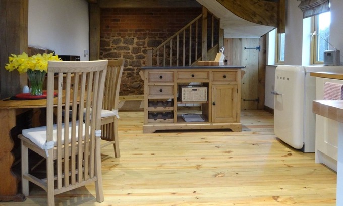 Brampford Speke Cottage | Pet-Friendly Retreat at The Woodshed in Upton Pyne