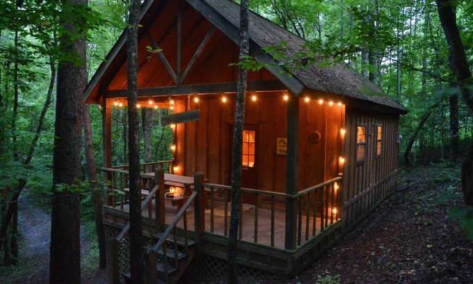 Reliance Cabin | Experience The Woodsman Cabin at Starr Mountain Retreat
