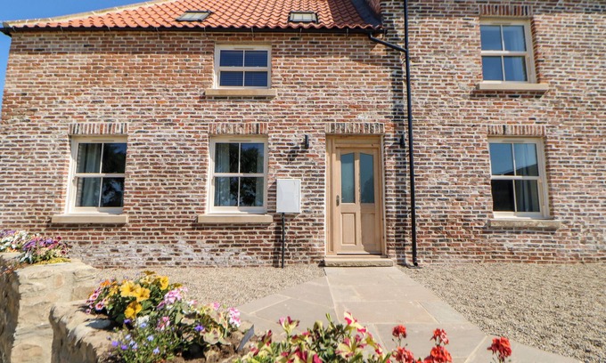 Northallerton Cottage | Experience The Workshop: Pet-Friendly Retreat in Darlington