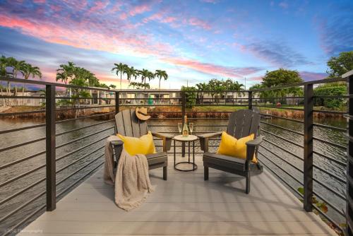 Ludlam House | Experience The World Mansion: Heated Pool & Canal Views