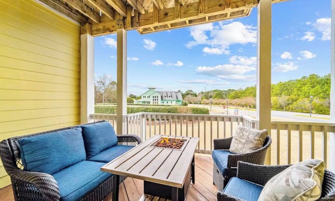 Bermuda Bay House | Experience The Wright Stuff OBX: Vintage Airplane Retreat