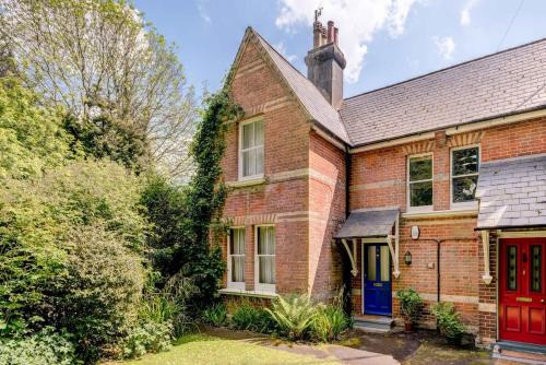 Hastings House | Kid-Friendly Getaway at The Writers Retreat in Hastings