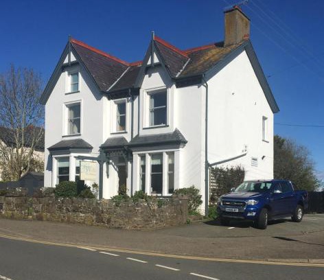 Abersoch House | Discover The Wylfa: A 4-Star Guest Favorite Retreat